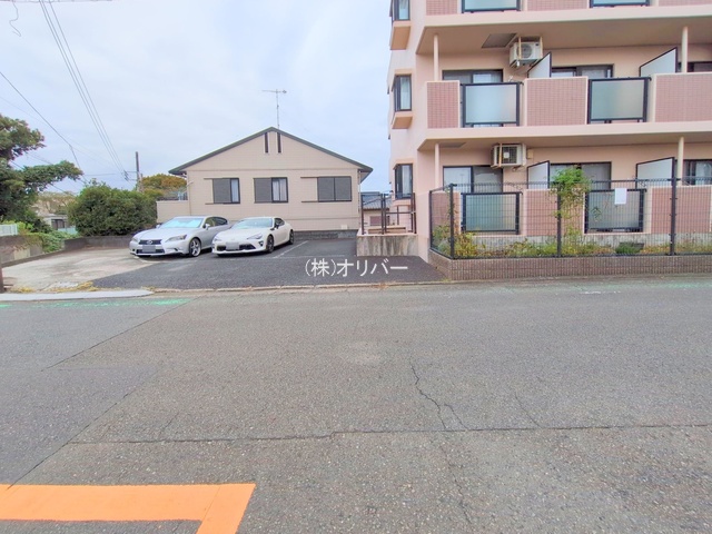 �_�ސ쌧���͌��s�����扡�R6���ڂ̓y�n�̂��̑�