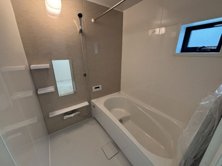 �_�ސ쌧���͌��s������7���ڂ̐V�z��ˌ��Ă̗���