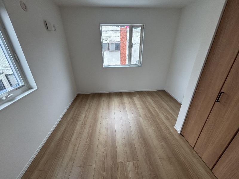 �_�ސ쌧���͌��s������X�쒬 �̐V�z��ˌ��Ă̗m��